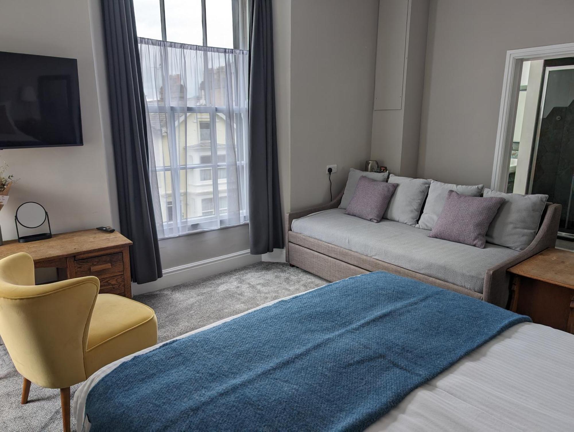 Bed and Breakfast The Chelsea à Llandudno Extérieur photo