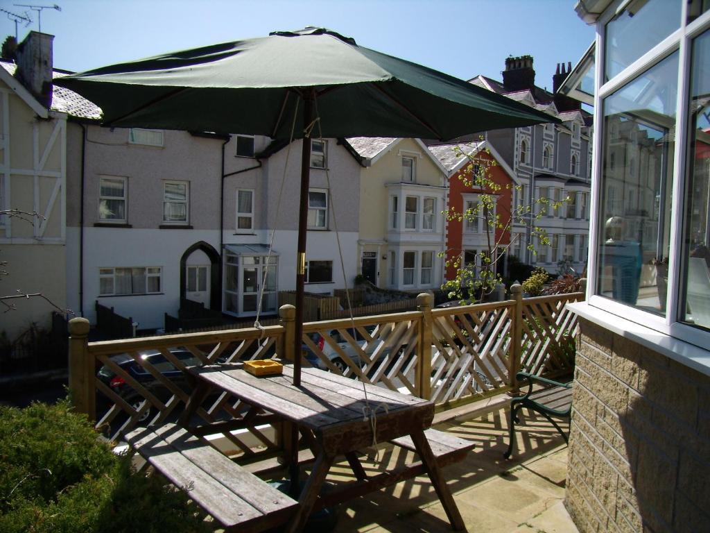 Bed and Breakfast The Chelsea à Llandudno Extérieur photo