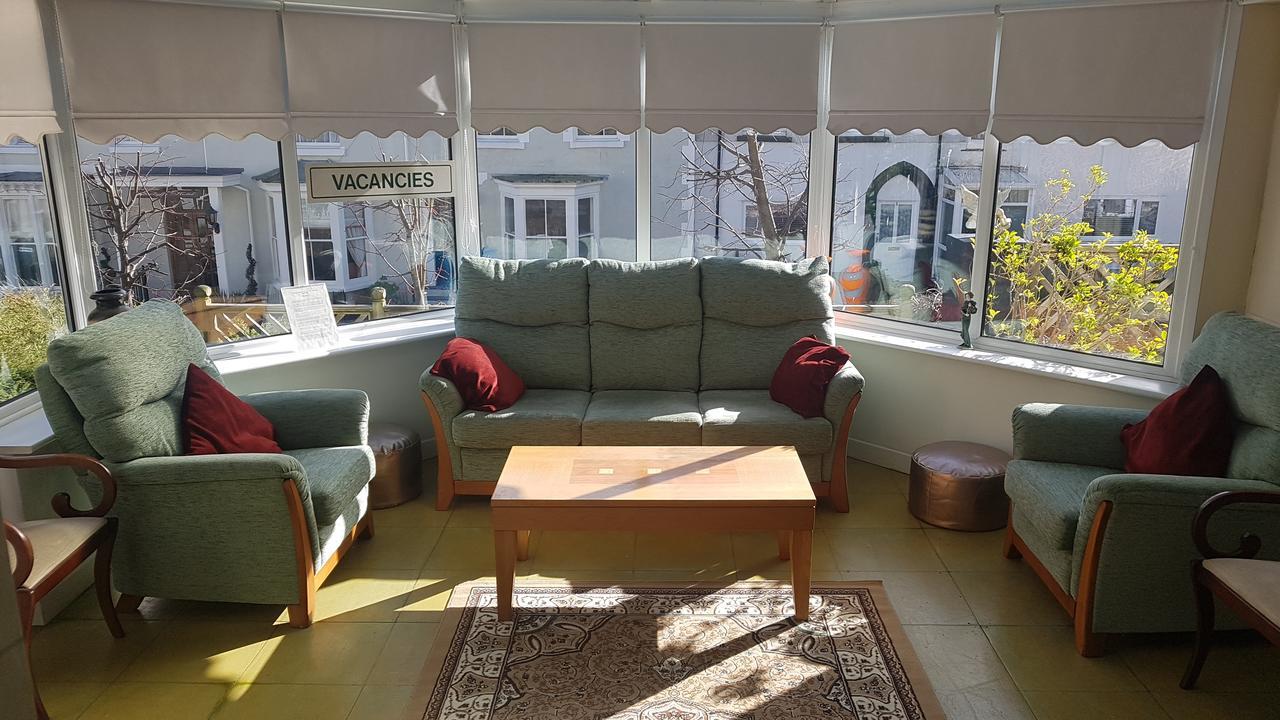 Bed and Breakfast The Chelsea à Llandudno Extérieur photo